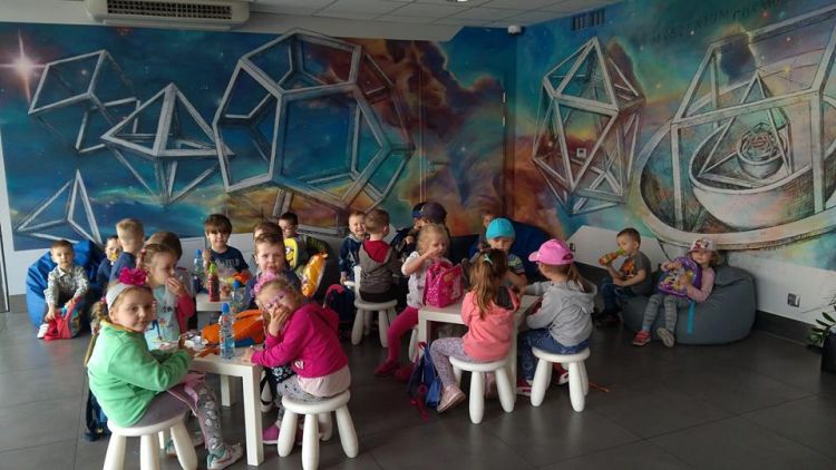 Przedszkolaki w planetarium