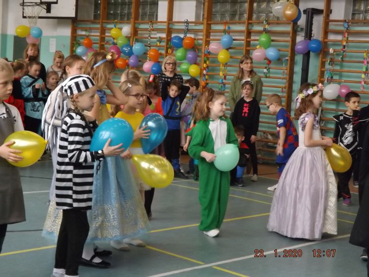 Bal karnawałowy klas I-III