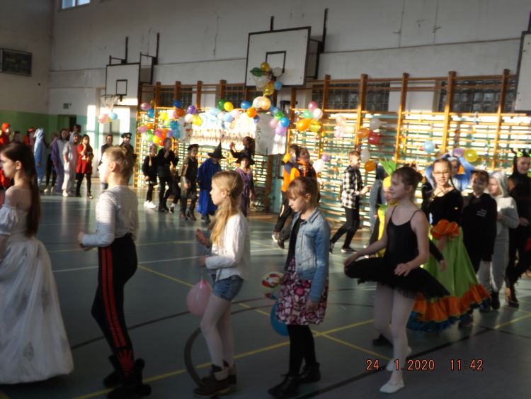 Bal karnawałowy klas IV-V