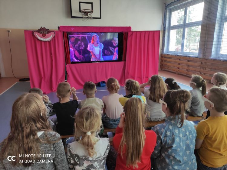 Alicja online - film, teatr i cyrk
