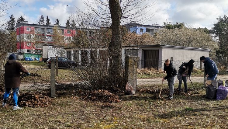 Akcja sprzątanie placu zabaw