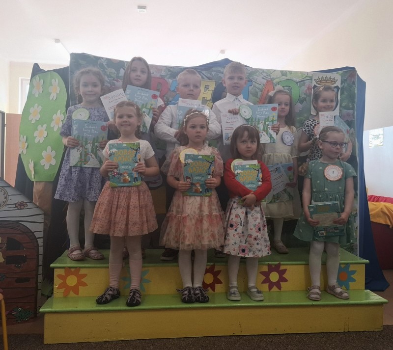 Poezja dla dzieciaków w wykonaniu przedszkolaków