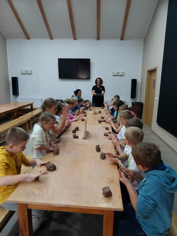 Zdjęcie - Wycieczka do Gniezna i Biskupina – żywa lekcja historii