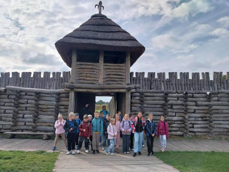 Zdjęcie - Wycieczka do Gniezna i Biskupina – żywa lekcja historii