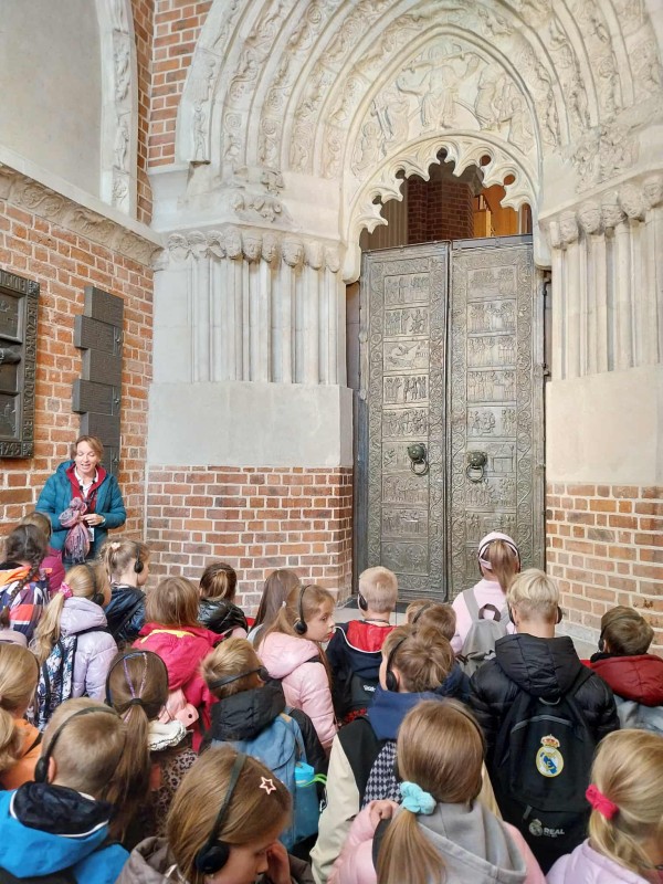 Zdjęcie - Wycieczka do Gniezna i Biskupina – żywa lekcja historii
