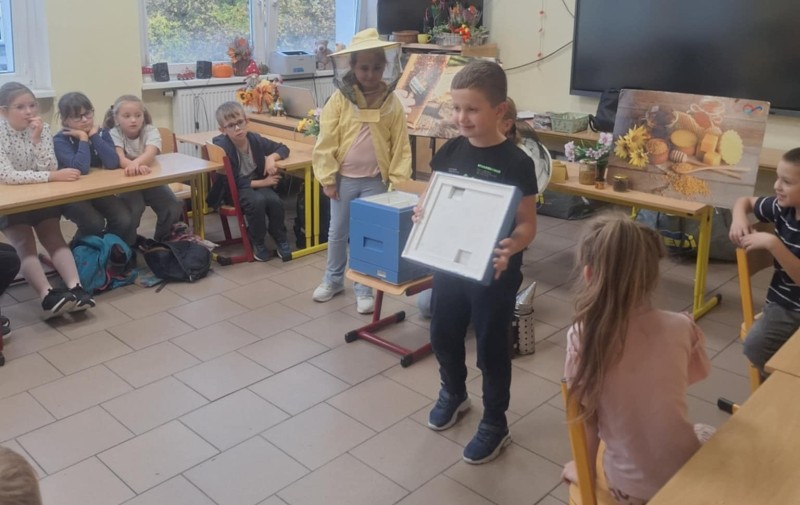 Zdjęcie - Warsztaty pszczelarskie - poznajemy świat pszczół