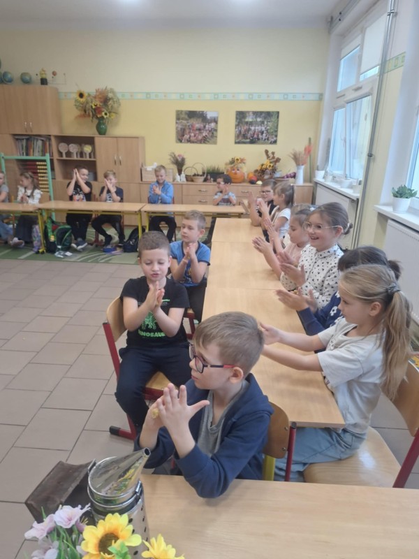 Zdjęcie - Warsztaty pszczelarskie - poznajemy świat pszczół