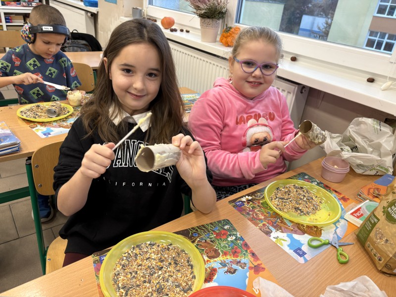 Pomagamy przetrwać ptaszkom chłodne dni